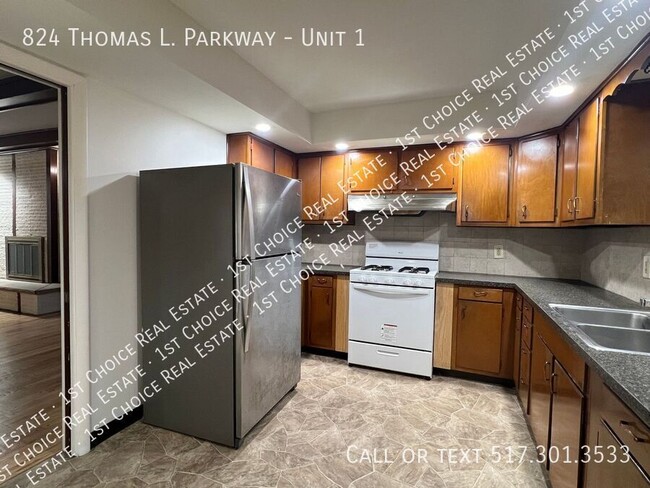 Building Photo - FIRST MONTH FREE RENT - 2-BDR 2-BTH ApT w/...