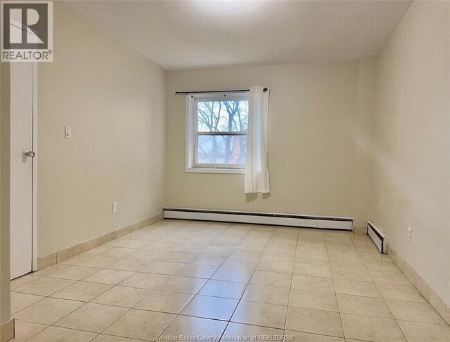 Building Photo - 2035 University Ave W