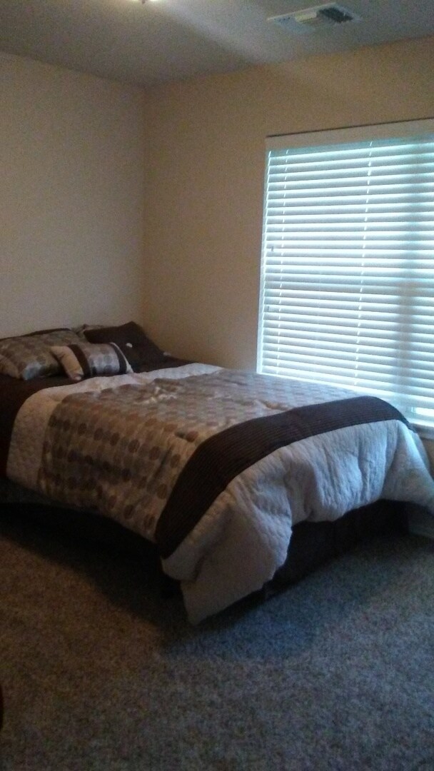 Foto del edificio - 3 bedroom home in a great neighborhood