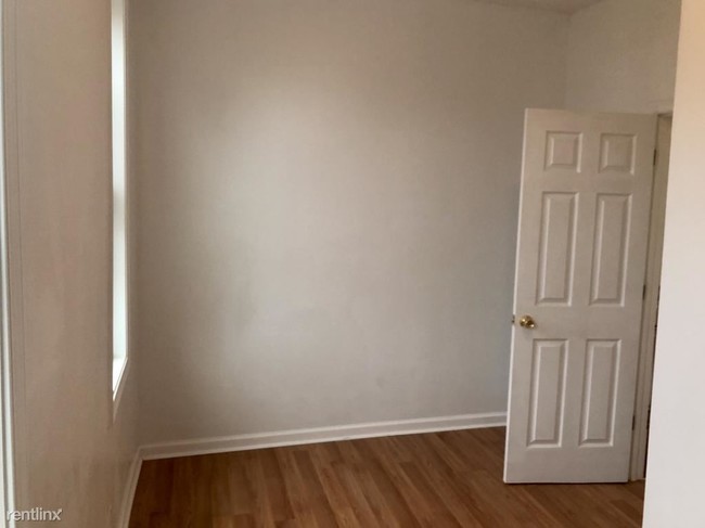 Building Photo - 3 br, 1 bath House - 255 E Elkhart St