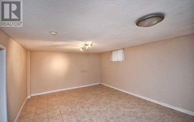 Building Photo - 25 Rockport Crescent