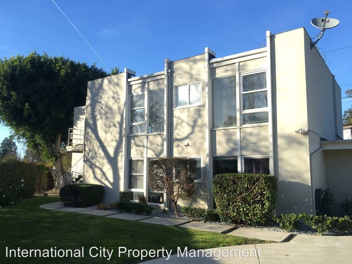 Foto principal - 3692-3692B Country Club Dr