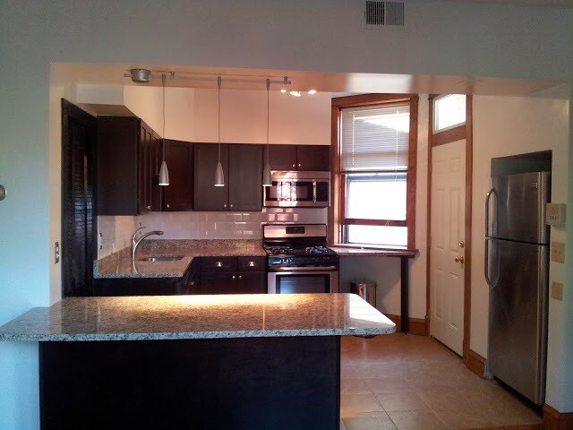 Building Photo - 3338 N Wolcott Ave