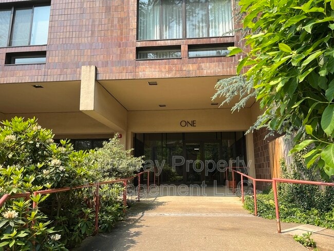 Building Photo - 1 Markham Rd