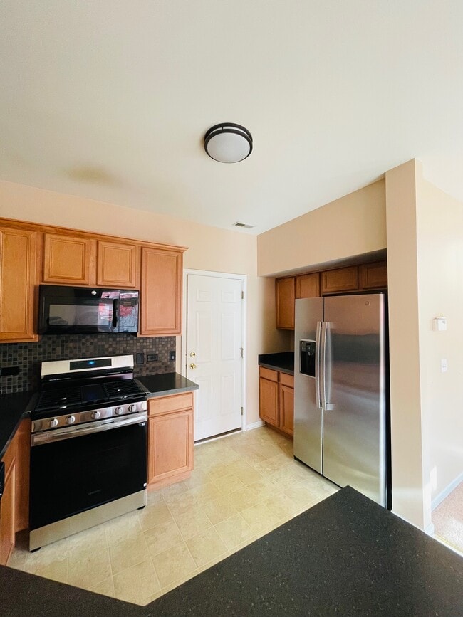 Foto del edificio - 2401 Sunshine Ln