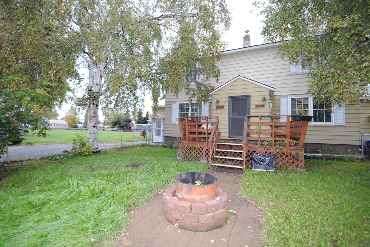 Foto principal - 2 Bed 1 Bath in Great Location!