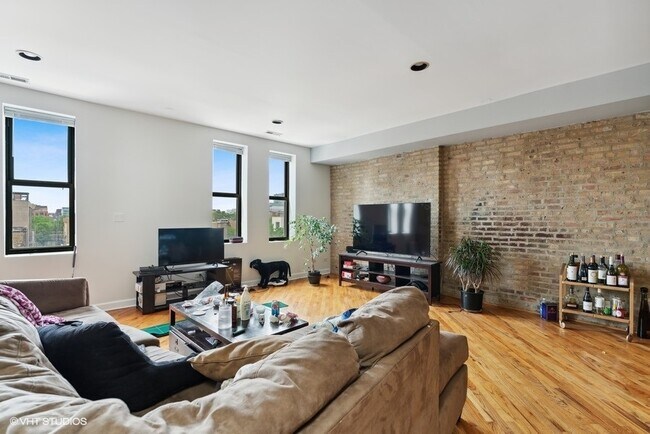 Foto del edificio - 1156 W Grand Ave