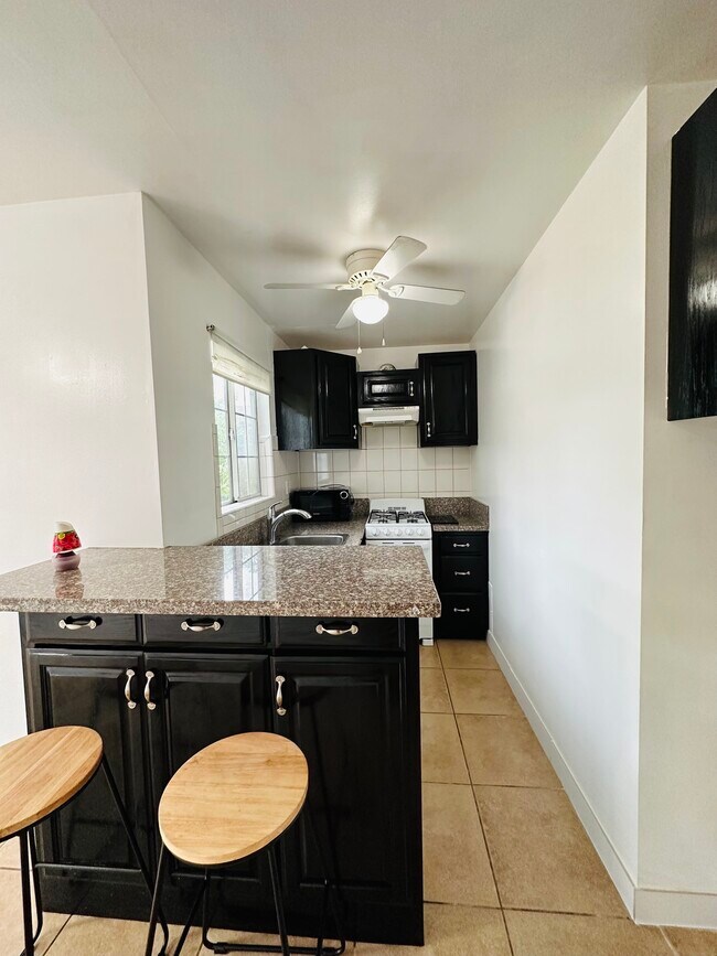 3511 Montclair St Unit NA, Los Angeles, CA 90018 Apartments in Los