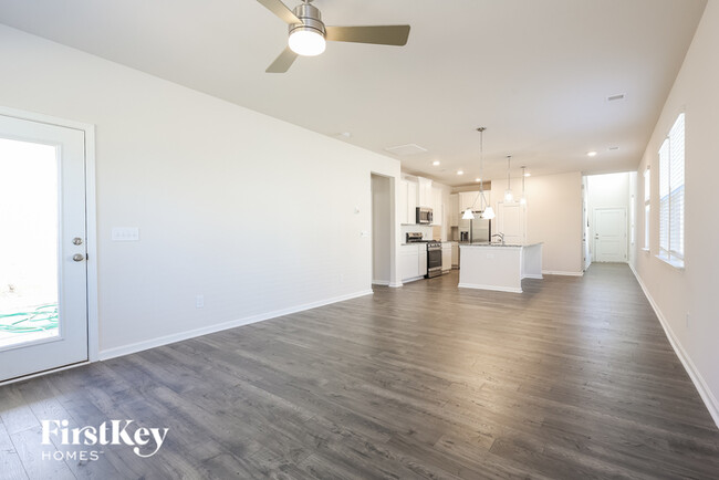 Foto del edificio - 534 Hillpark Ln