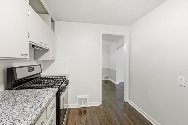Kitchen - 7231 Forest Ave