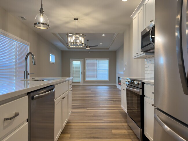 Building Photo - 4504 Legends Dr