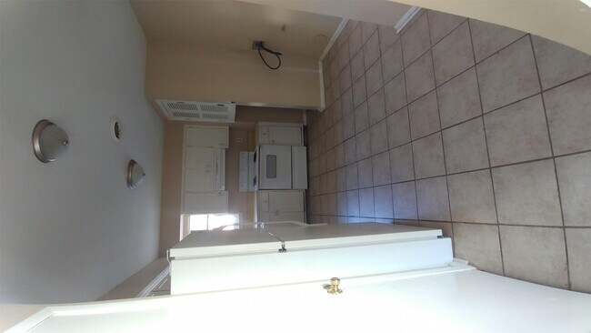Foto del edificio - 1450 E Tanners Creek Dr