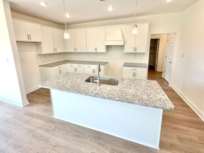 Foto del edificio - Now Leasing a Brand New 5-Bedroom 3 bath home in Olive Branch @ Southbranch