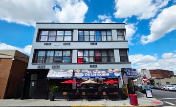 Building Photo - 30 Howe Ave