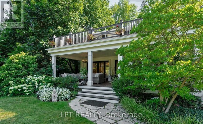 Building Photo - 268 Chartwell Rd