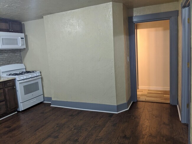 Building Photo - 524 Jefferson St