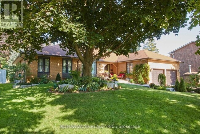 Building Photo - 499 Reynolds St