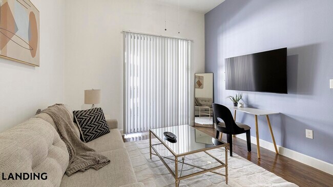 Foto del edificio - 5275 Town and Country Blvd