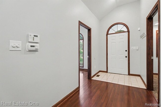 Building Photo - 418 Austin Ave