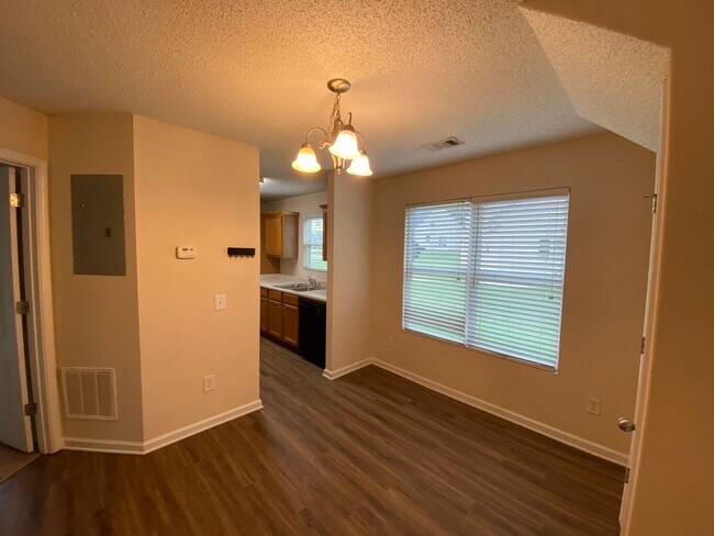Building Photo - PRE-LEASING FOR AUGUST 2025!