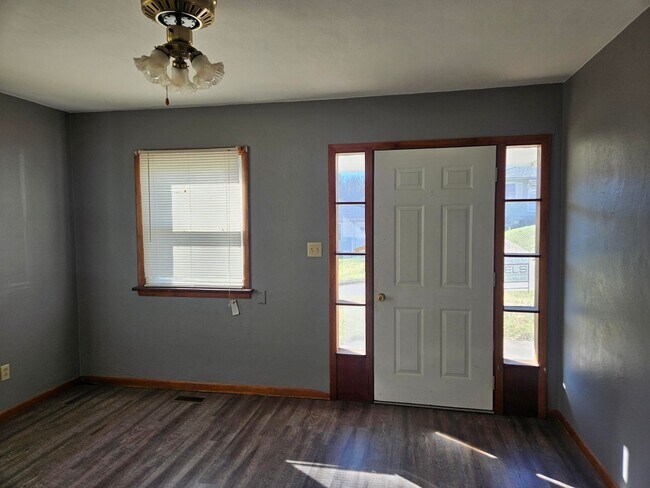 Foto del edificio - Single Family Rental Home - 3BR-1BA - New Haven MO 63068