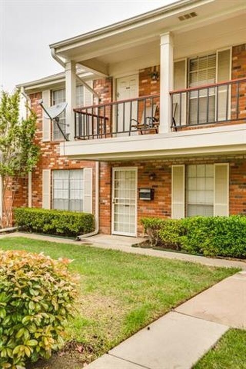 Foto principal - 1020 Roaring Springs Rd