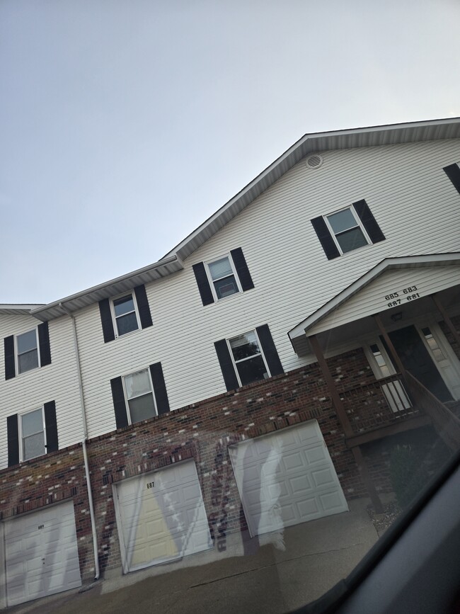 Building Photo - 685 Boca Raton Dr