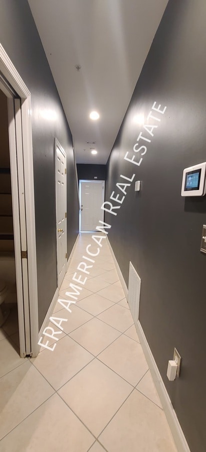Building Photo - 2103 Pomegranate Ct
