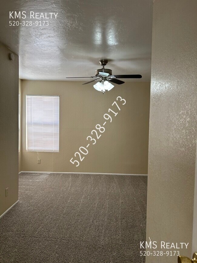 Building Photo - 2 Bed / 2 bath Townhouse - OWNER/AGENT