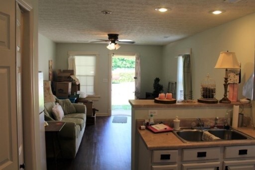 Foto del edificio - 335 Granbury St