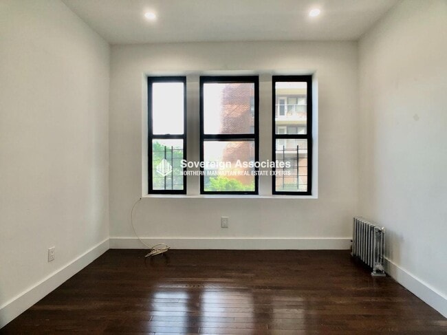 Building Photo - 518 W 204th St