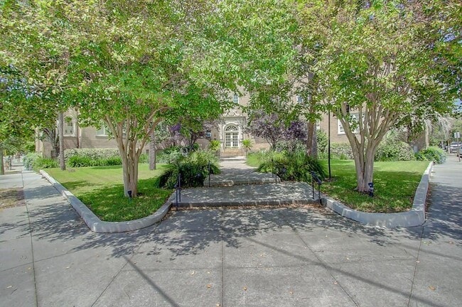 Building Photo - STUDIO DOWNTOWN Rutledge Ave - Available August 1, 2026