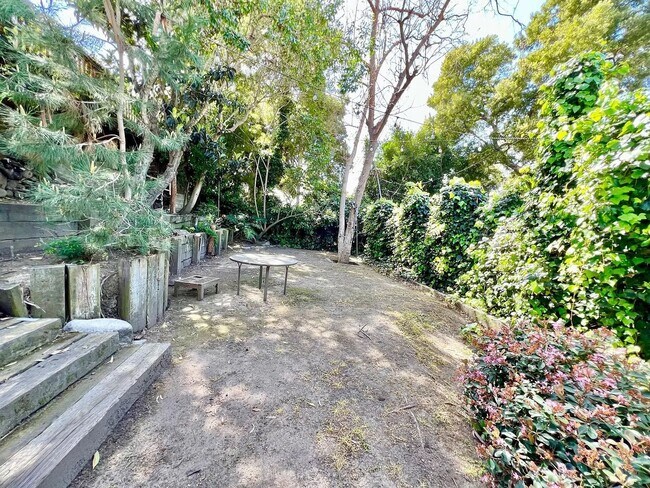 Building Photo - Laguna Beach Rental