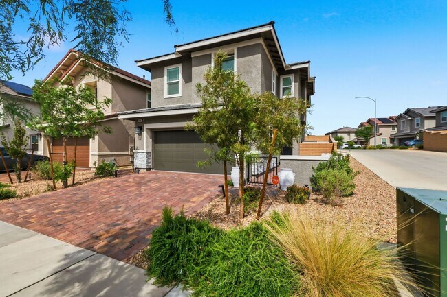 Foto del edificio - Elevated Living in Cadence – Model-Quality 3-Bedroom Home in Henderson’s Premier Master-Planned C...