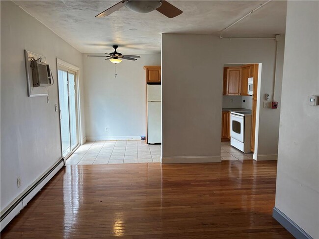 Foto del edificio - 336 Killingly St