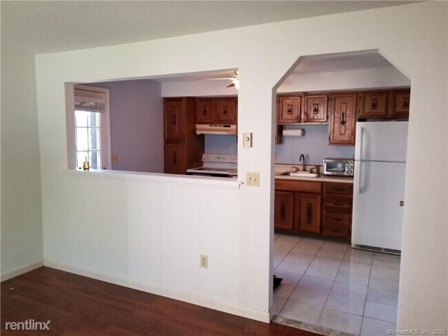 Building Photo - 1 br, 1 bath Condo - 150 mark lane m4 Unit m4