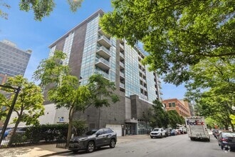 Building Photo - 225 S Sangamon St