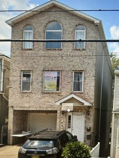 Foto principal - 93 WESTERN Ave