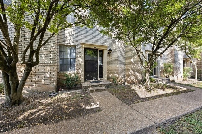 Building Photo - 8400 Jamestown Dr