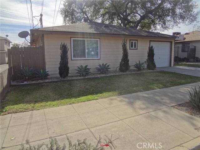 Foto principal - 832 W Walnut Ave