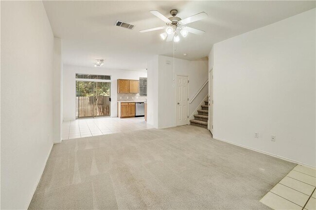 Foto del edificio - 4501 Whispering Valley Dr