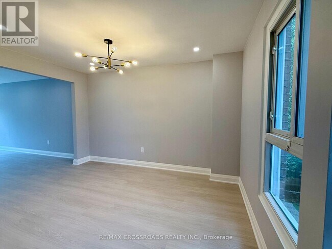 Building Photo - 625-625 Rathburn Rd