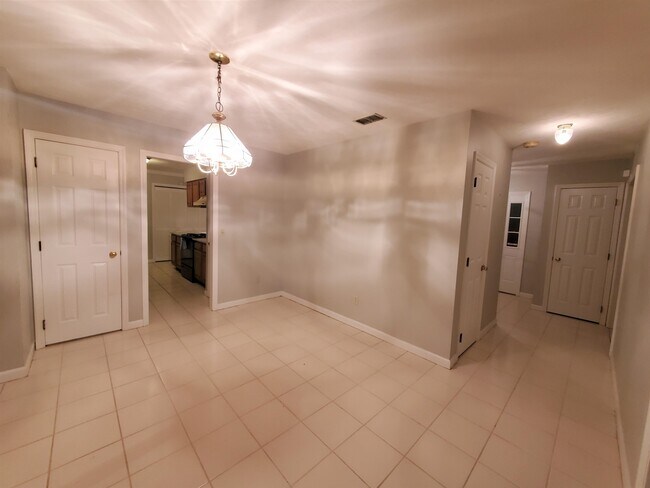 Foto del edificio - 6730 Layton Ct