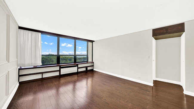 Building Photo - 5100 N Marine Dr