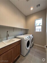 Building Photo - 11831 Giroma Ave