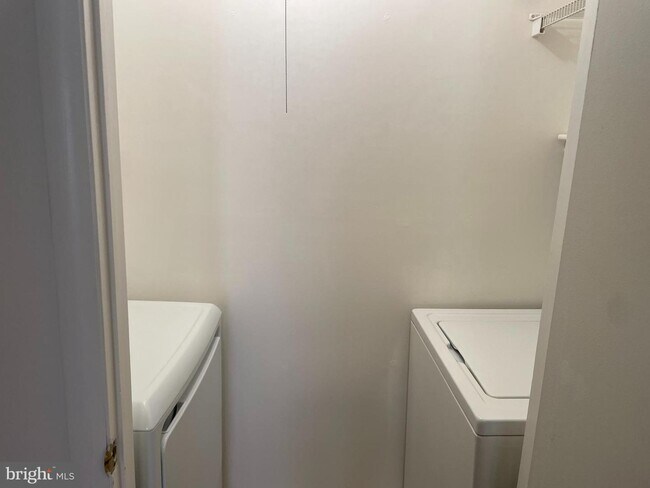 Building Photo - 706A Cypress Point Cir