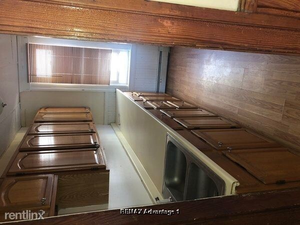 Building Photo - 3 br, 1 bath Apartment - 76 Townsend St