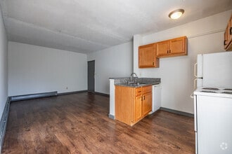 Interior Photo - 506-508 Riddle Rd