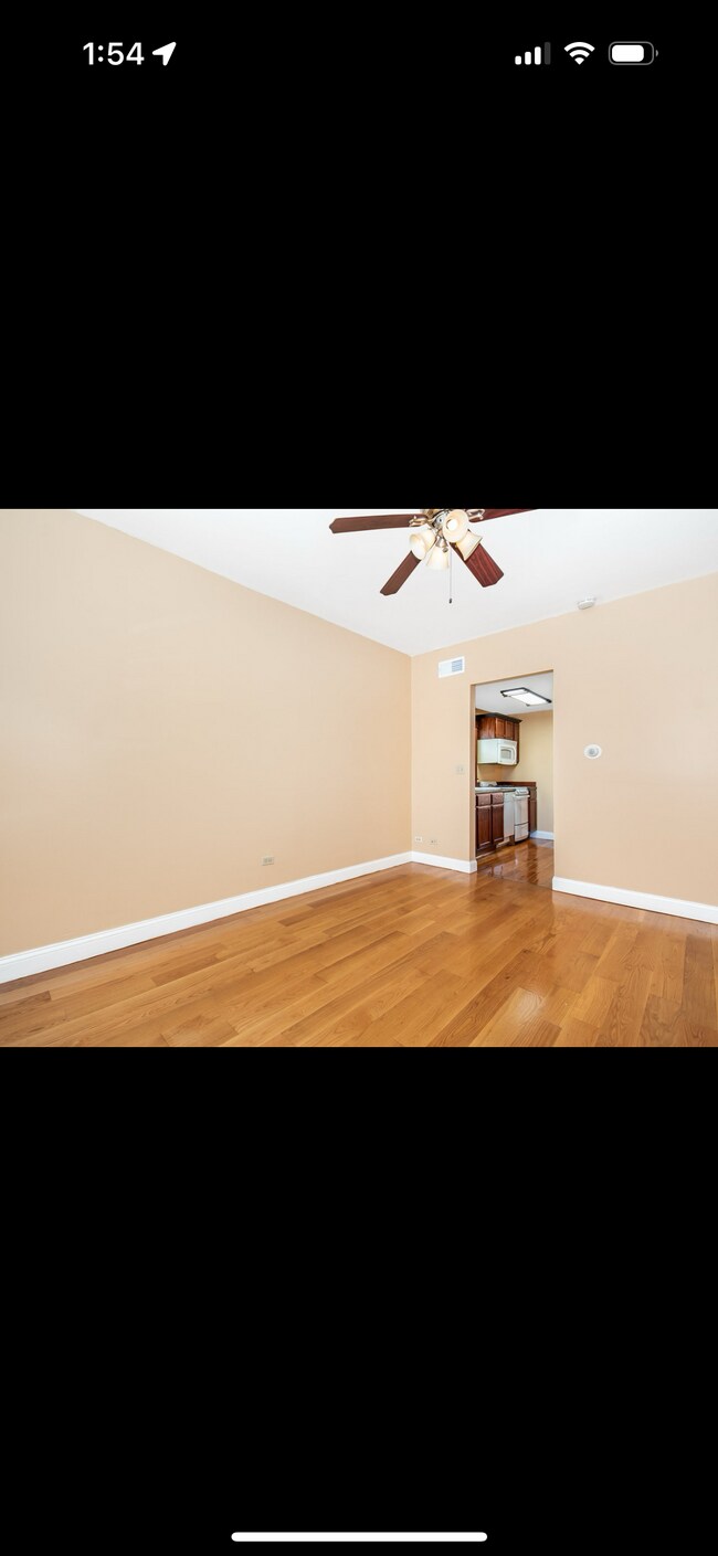 Building Photo - 637 W 46th Pl