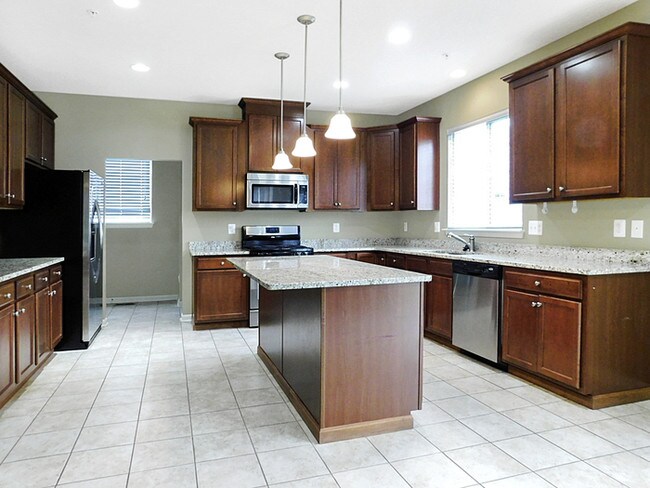 Building Photo - 23410 Larkspur St